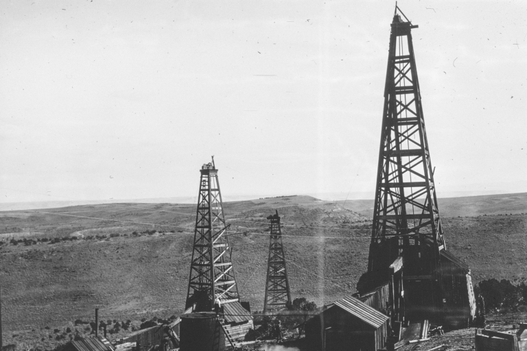 Atlantic and Pacific Oil Company rigs in Wyoming