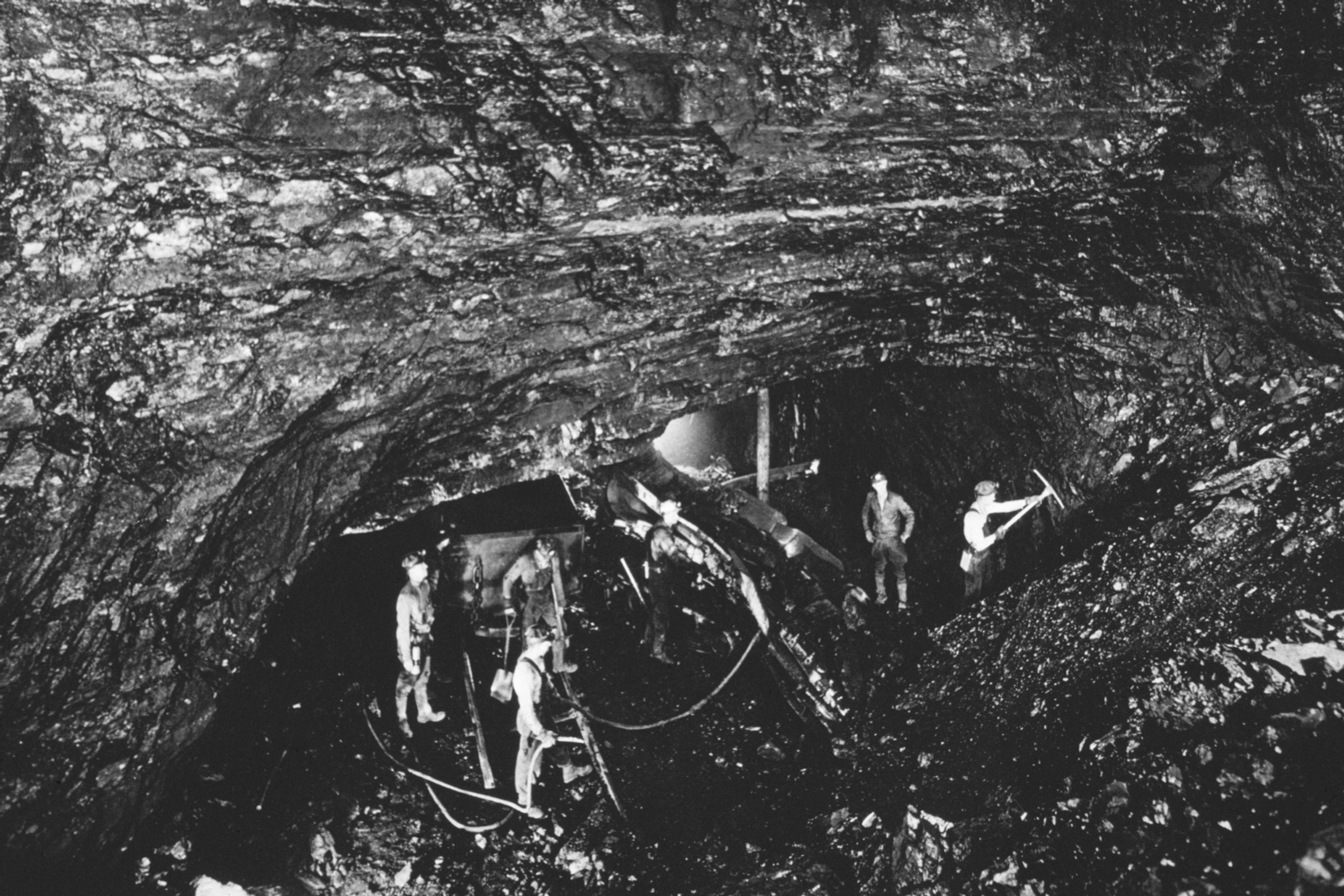 Miners with the Utah Fuel Company work underground